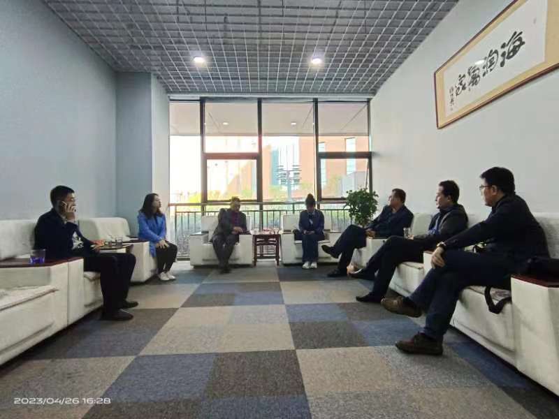 潍坊市奎文区信息产业协会赴潍坊市奎文区廿里堡街道商会开展学习交流活动