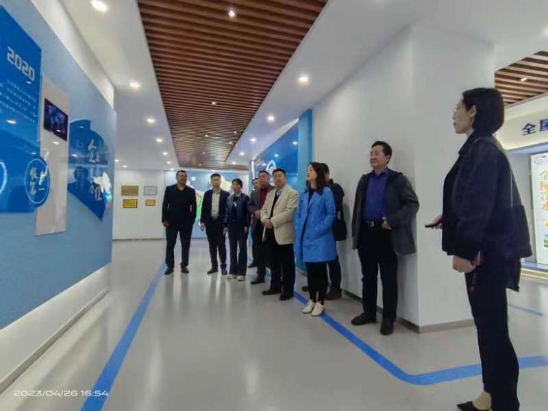 潍坊市奎文区信息产业协会赴潍坊市奎文区廿里堡街道商会开展学习交流活动(图2)