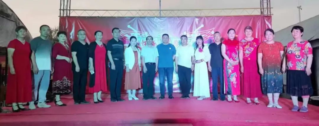 奎文区信息产业协会携青州鲁艺影视艺术团 栏目组“快乐星期天”共同走基层送文化下乡