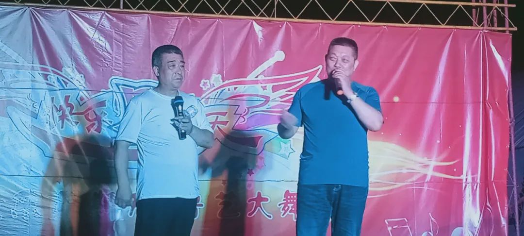 奎文区信息产业协会携青州鲁艺影视艺术团 栏目组“快乐星期天”共同走基层送文化下乡、为乡村振兴增添艺术活力,打造百姓舞台(图3) 奎文区信息产业协会携青州鲁艺影视艺术团 栏目组“快乐星期天”共同走基层送文化下乡、为乡村振兴增添艺术活力,打造百姓舞台(图3)