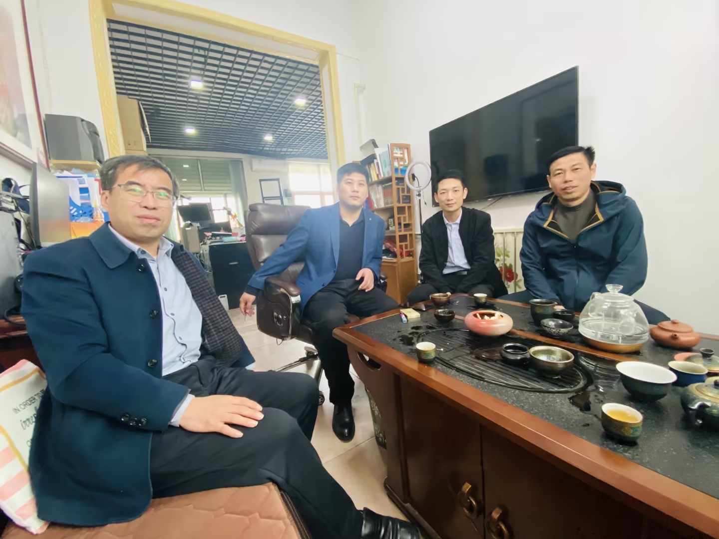 fa8ffd15-d2d1-45ca-a80d-cffa6b9629e2.jpg fa8ffd15-d2d1-45ca-a80d-cffa6b9629e2.jpg